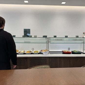 Escape Lounges - Lunch buffet. - Airport Lounges Near Me - Columbus, Ohio Escape Lounges - Lunch buffet. - Airport Lounges Near Me - Columbus, Ohio
