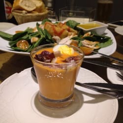 La Caña de Gonzalo - Salmorejo y Ensalada de espinacas, con pollo y queso brie