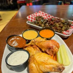 Recovery Sports Grill - Traditional Wings