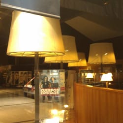 Cinesa - Las lamparas de los pasillos son impresionantes