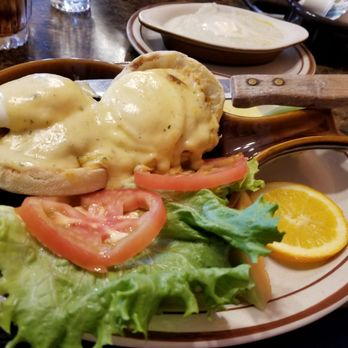 Brigs at the Park Restaurant - Chesapeake benedict - Breakfast & Brunch Near Me - Durham, North Carolina