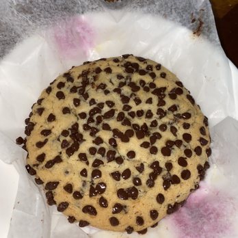 Elm St Bakery - Chocolate chip cookie - Bakeries Near Me - Everett, Massachusetts