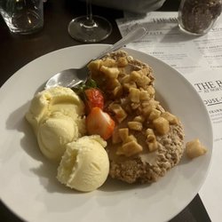 Northern Lights Estate Winery - Cookies & cream dessert w added ice cream