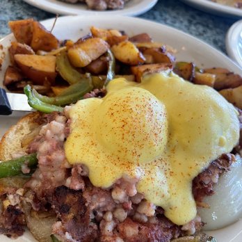 Bill's Café - El Paso Benedict* - Breakfast & Brunch Near Me - Pleasanton, California