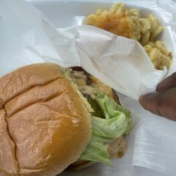 Anna & Cali's Cafe Food Truck - Salmon burger