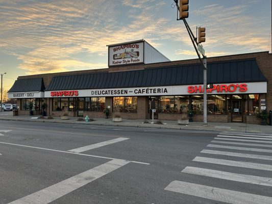 Shapiro's Delicatessen by null