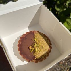 Lemon Gals - Dubai chocolate tart