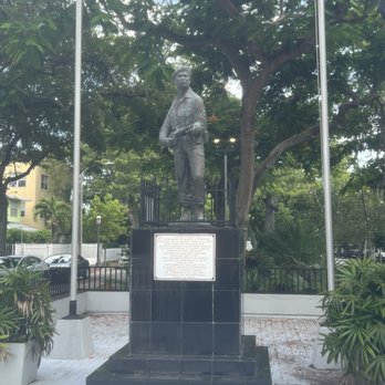 Cuban Memorial Park - Parks Near Me - Miami, Florida