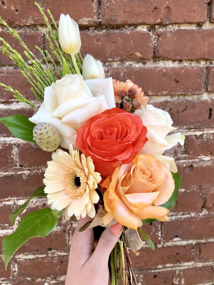 JENNY’S PINK PETALS FLOWER SHOP Updated April 2024 Request