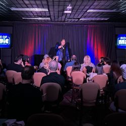 Delirious Comedy Club - Silver Sevens - House of Magic at Delirious Comedy Club
