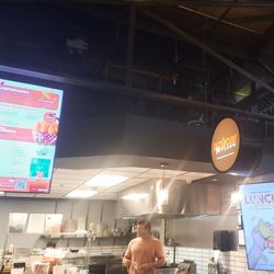 Super friendly people, delicious food