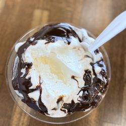 Mister Softee - Hot fudge sundae
