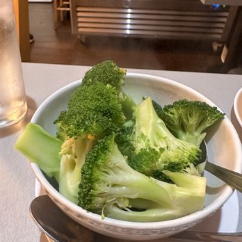 Thai on Ventura - Broccoli - Thai Near Me - Encino, California Thai on Ventura - Broccoli - Thai Near Me - Encino, California
