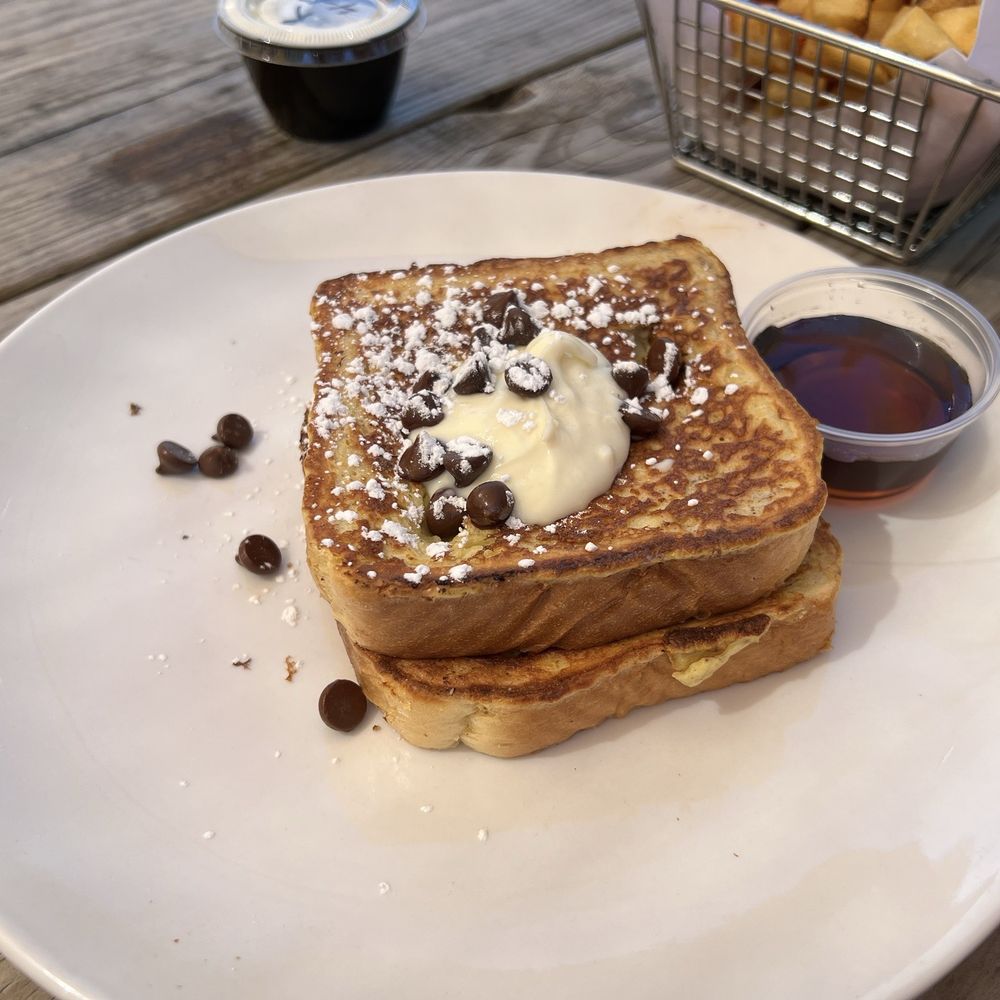 Big Machine Distillery & Tavern - Stuffed Holy Cannoli French Toast - Distilleries Near Me - Nashville, Tennessee
