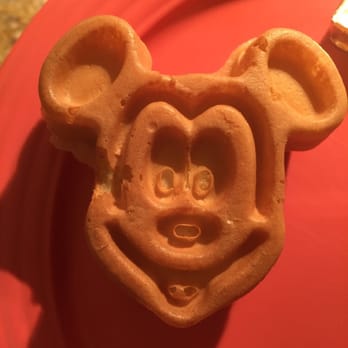 Goofy's Kitchen - Yum yum - American Near Me - Anaheim, California
