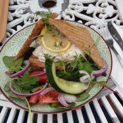 Gamla Konditoriet - Nydelig toast Skagen.