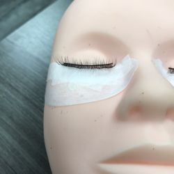 Cen Beauty Academy - Lash training