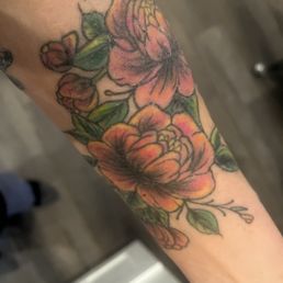 A beautiful flower tattoo! By Roger A beautiful flower tattoo! By Roger