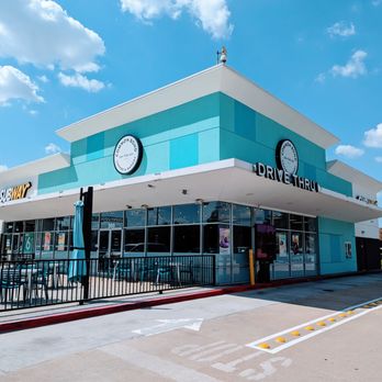 Common Bond On-The-Go - MarqE - Outside - Coffee & Tea Near Me - Houston, Texas Common Bond On-The-Go - MarqE - Outside - Coffee & Tea Near Me - Houston, Texas