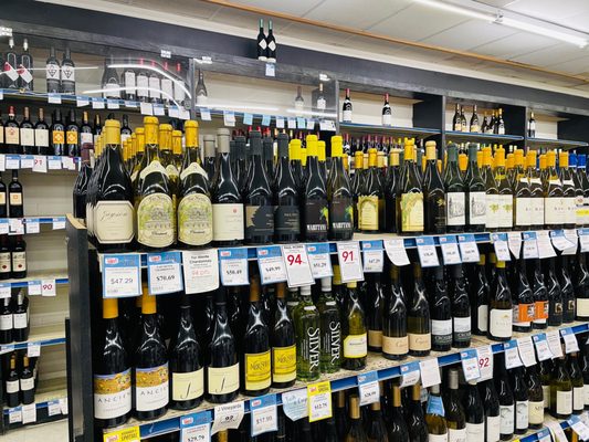 Tamura's Fine Wine & Liquors Waialae by null