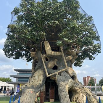 The Children's Museum - Gigantic tree house outside - Children's Museums Near Me - Indianapolis, Indiana The Children's Museum - Gigantic tree house outside - Children's Museums Near Me - Indianapolis, Indiana