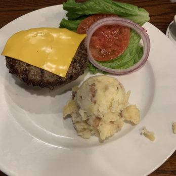 Harrison's Grill & Bar - Burger special with cheddar mashed potatoes - American Near Me - Clinton, Tennessee Harrison's Grill & Bar - Burger special with cheddar mashed potatoes - American Near Me - Clinton, Tennessee
