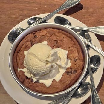 BJ's Restaurant & Brewhouse - Chocolate Chunk Pizookie - Pizza Near Me - Victorville, California