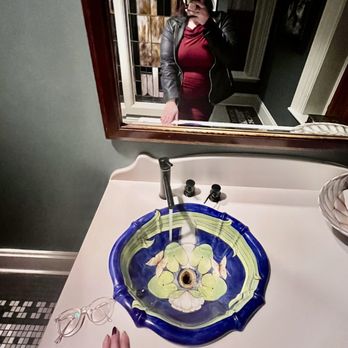 Le Chateau - Bathroom Selfie Tax - French Near Me - La Crosse, Wisconsin