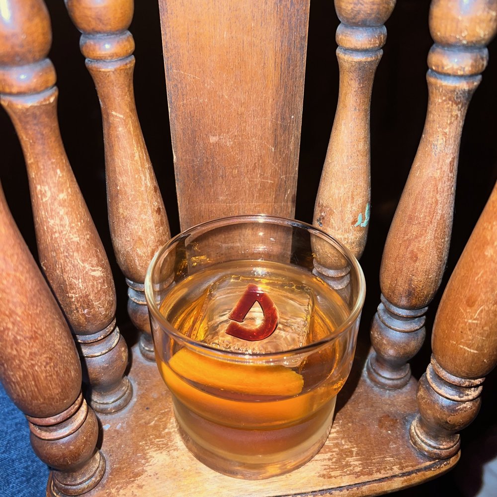 Cool old school pool tables with these drink holders. Old fashions were 10/10 Cool old school pool tables with these drink holders. Old fashions were 10/10