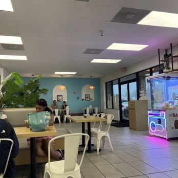 Alohahola - Inside - Hawaiian Near Me - Virginia Beach, Virginia