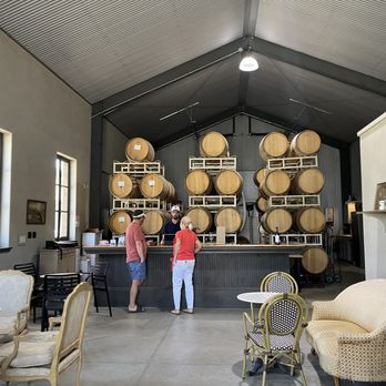 Plein Air Vineyards - Where you pay and can taste too - Wine Tasting Room Near Me - Fiddletown, California Plein Air Vineyards - Where you pay and can taste too - Wine Tasting Room Near Me - Fiddletown, California