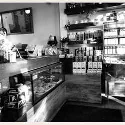 La Colombe - Order counter at 7:07 am.