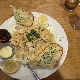 Clam linguine with jumbo shrimp $22