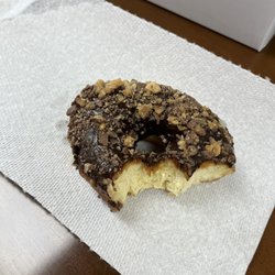 Tommy's - Heath bar donut