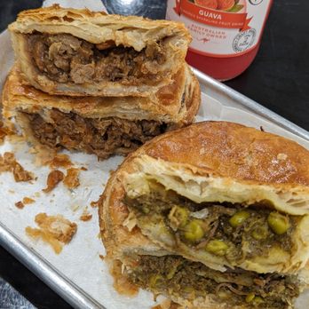 Barangaroos Aussie Pies - Australian Near Me - Chicago, Illinois Barangaroos Aussie Pies - Australian Near Me - Chicago, Illinois