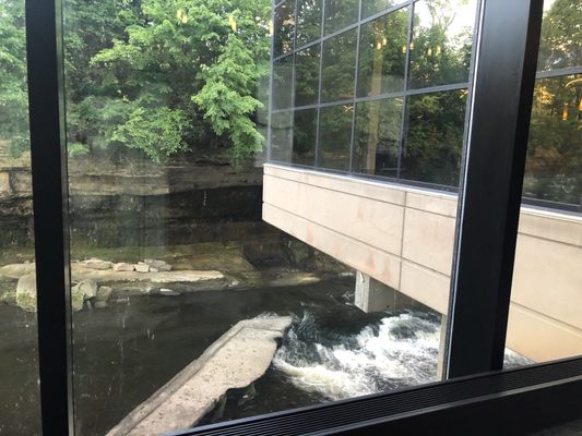 Beau's on the River by null