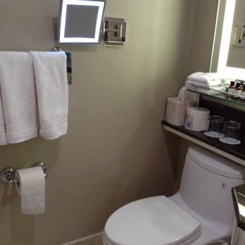 Fairmont Château Laurier - Bathroom - March 2017 - Hotels Near Me - Ottawa, Ontario