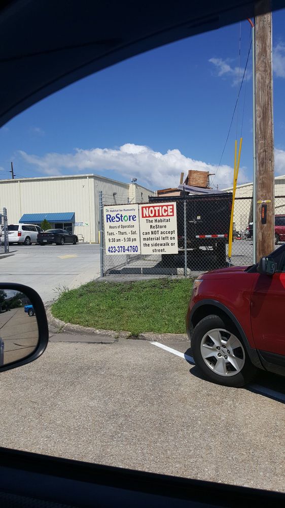 HABITAT RESALE STORE Updated October 2024 301 E Sullivan St