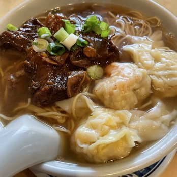 Mike's Noodle House - #9 Wonton & Beef Brisket Noodle Soup - Cantonese Near Me - Seattle, Washington Mike's Noodle House - #9 Wonton & Beef Brisket Noodle Soup - Cantonese Near Me - Seattle, Washington