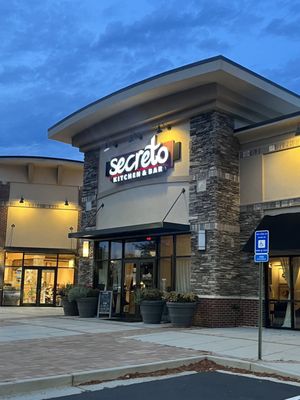 Secreto Kitchen & Bar Alpharetta by null