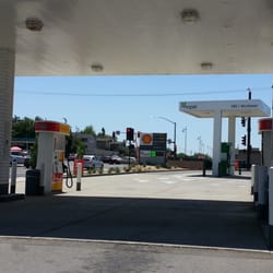 Shell - Pumps.