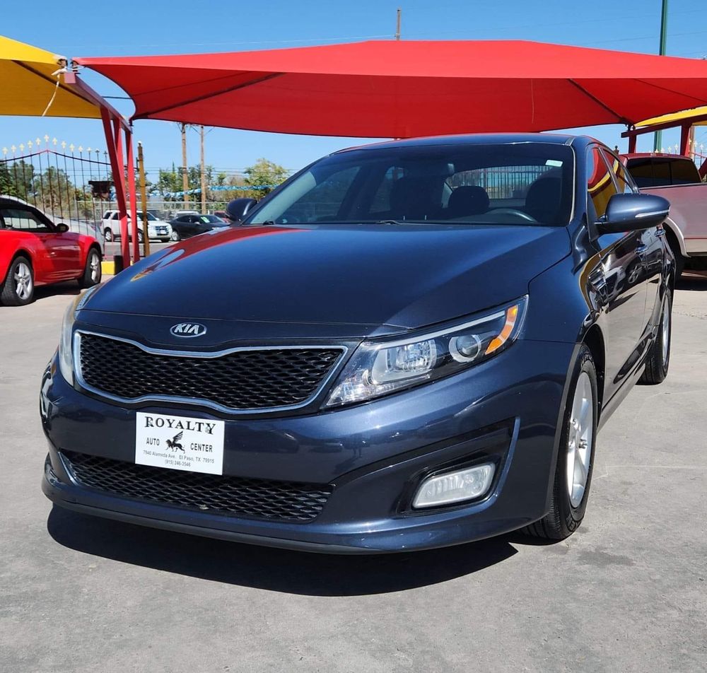 ROYALTY AUTO CENTER Updated September 2024 14 Photos 7940 Alameda