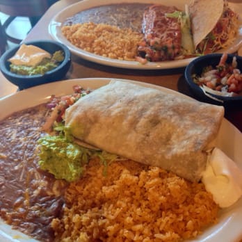 El Mariachi - Fajita chicken burrito & the combination plate. Yum!!!! - Mexican Near Me - Kapolei, Hawaii