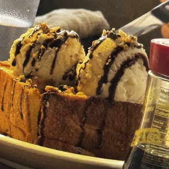Kaimuki Shokudo - Honey toast from next table - Japanese Near Me - Honolulu, Hawaii Kaimuki Shokudo - Honey toast from next table - Japanese Near Me - Honolulu, Hawaii