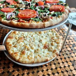 Domenic's Pizzeria - House veggie and house clam 12" pizza