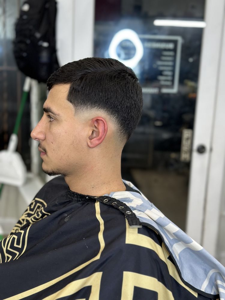 Kikocutz Barbershop Logo