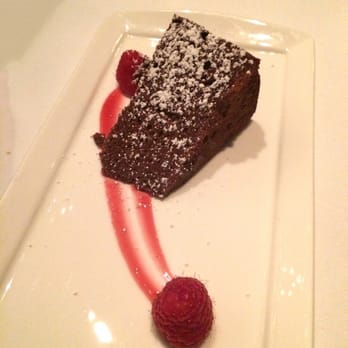 Polo Lounge - Flourless Chocolate Cake - New American Near Me - Beverly Hills, California