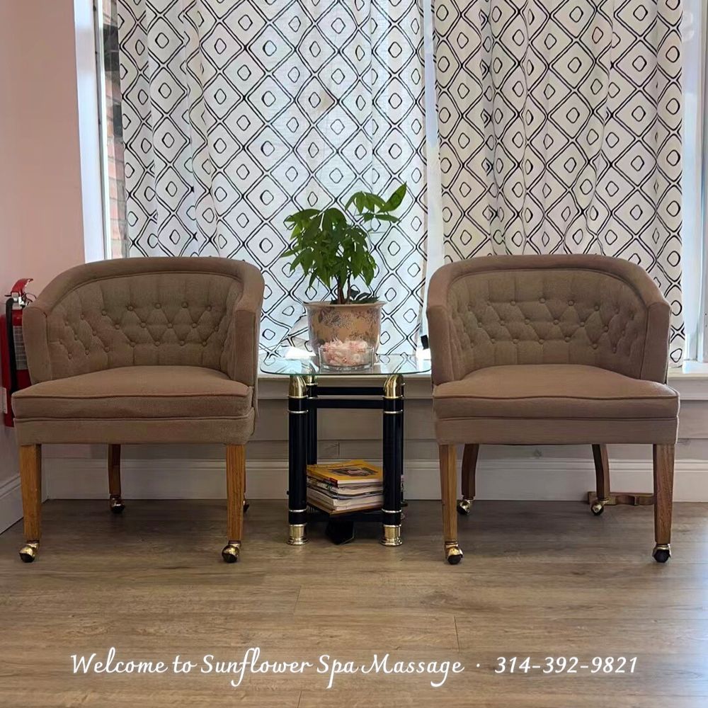 Elegant Massage Logo