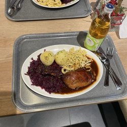 Ambiente Restaurant - Ente mit Rotkraut und Knödel... sehr lecker [ 14.50 € ]