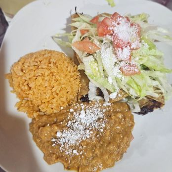 Los Magueyales - Chicken flautas with rice and beans - Mexican Near Me - Puerto Peñasco, SON Los Magueyales - Chicken flautas with rice and beans - Mexican Near Me - Puerto Peñasco, SON